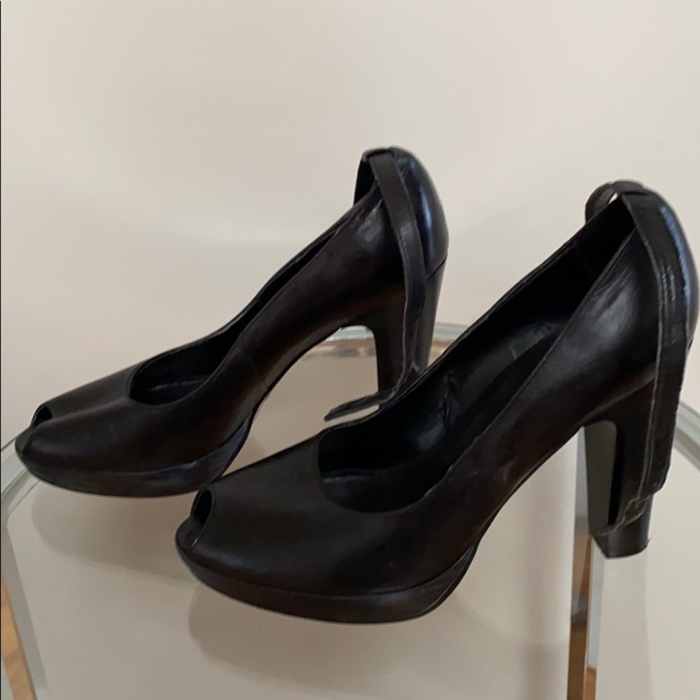 Sisley Sz 38 black peep toe heels w ankle strap